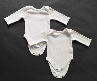 2x bodysuits