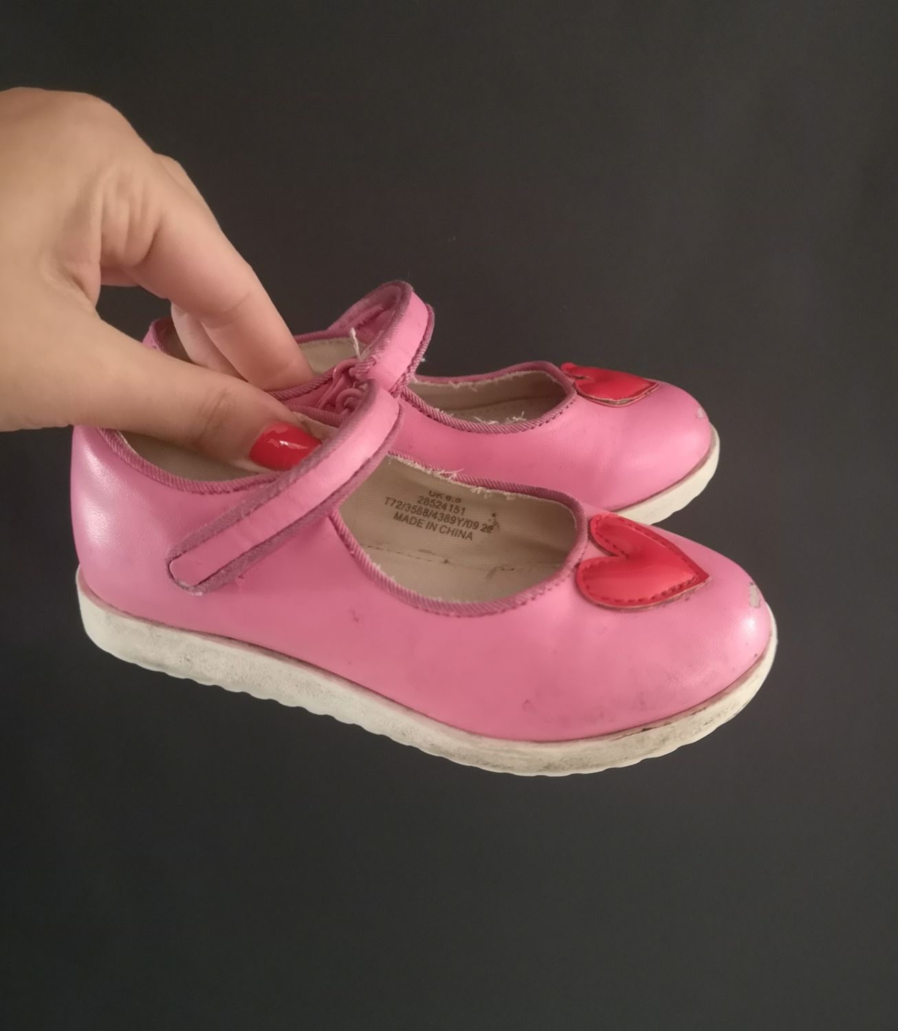Girls shoes