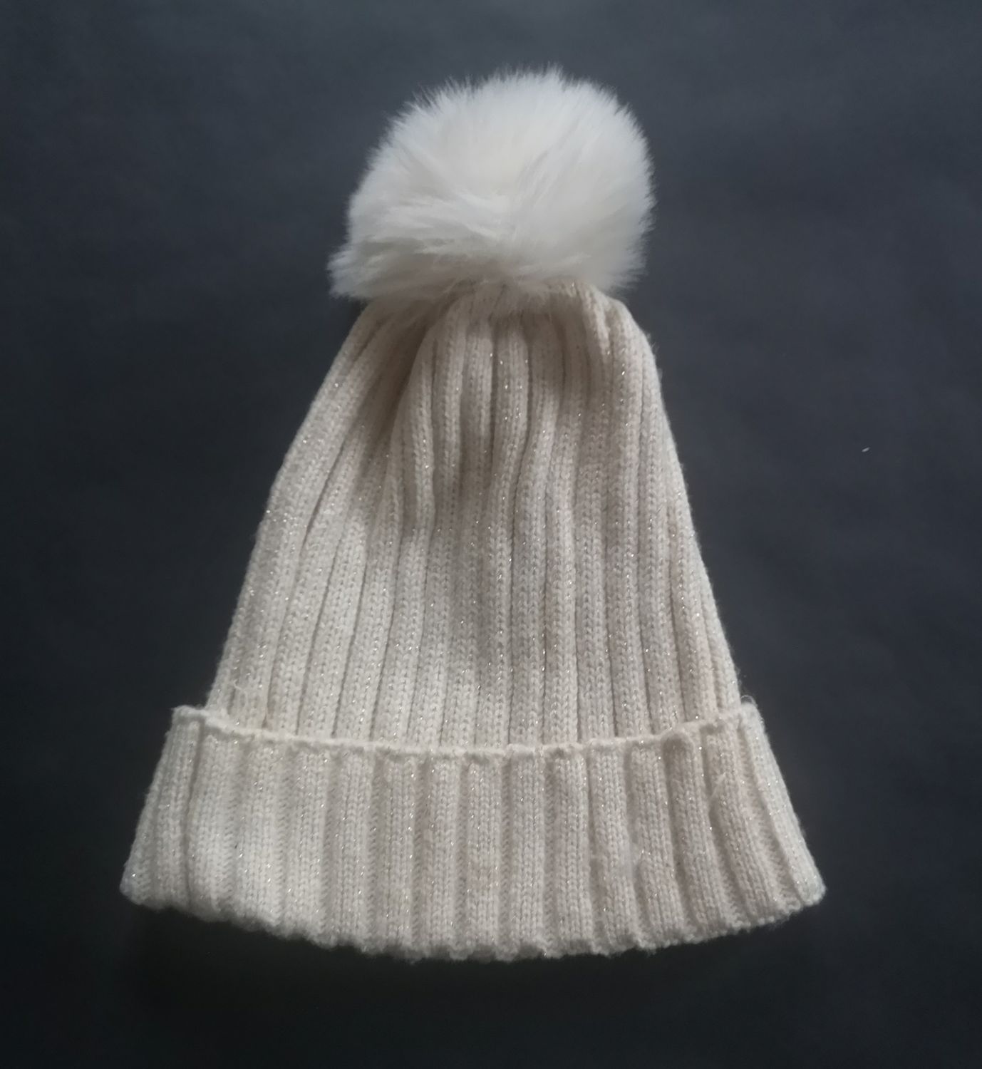 Bobble hat