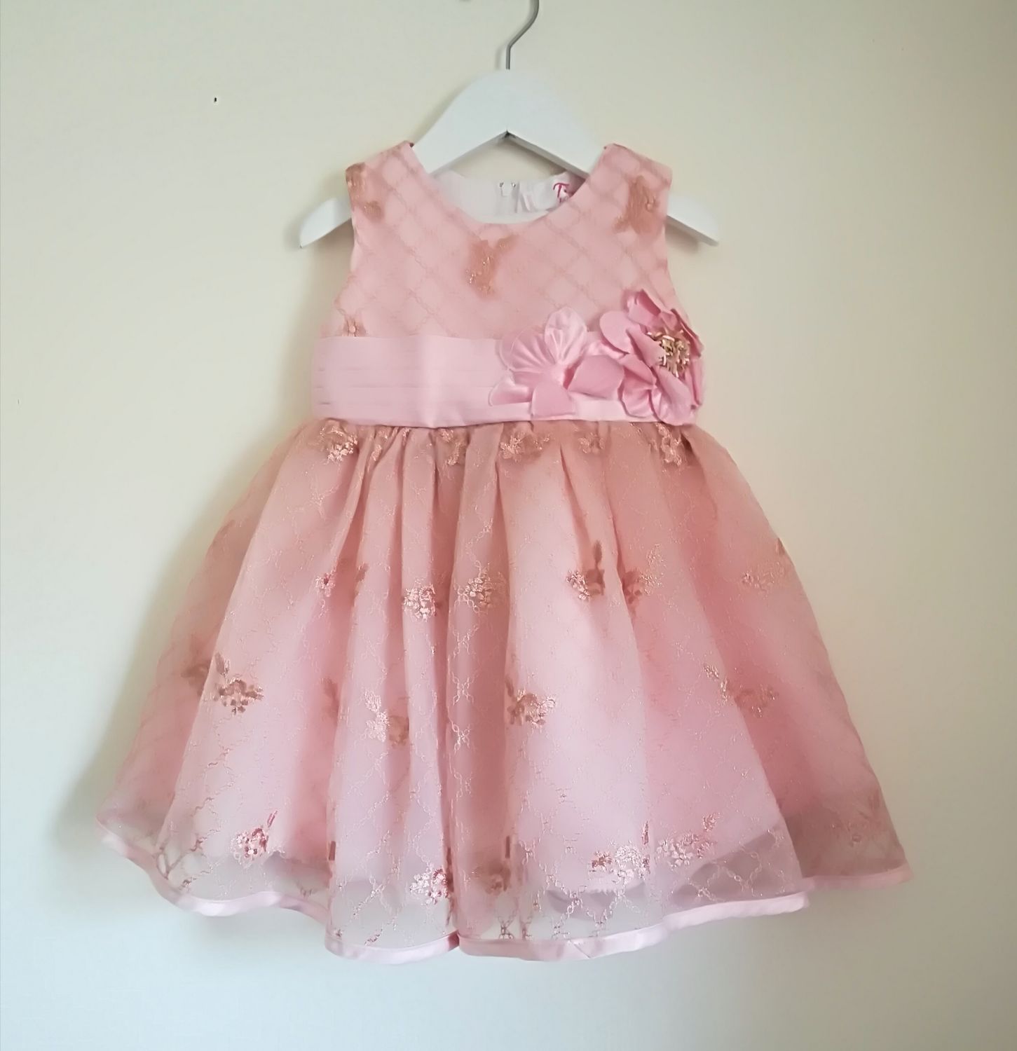 Girls dress