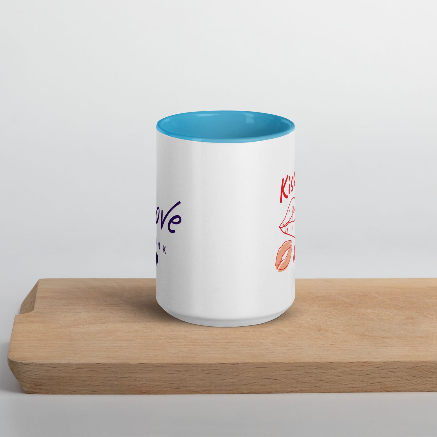 Tasse mit farbiger Innenseite