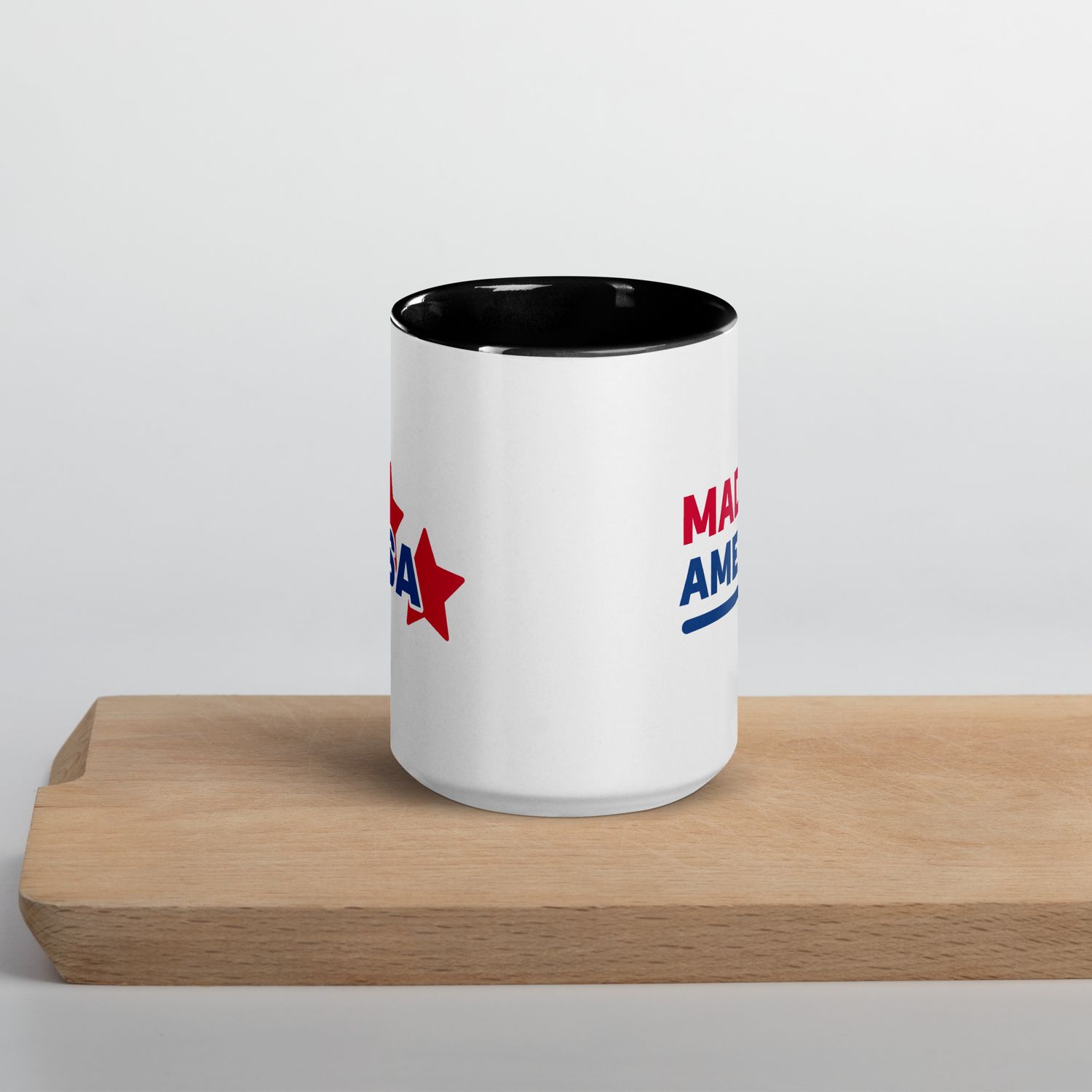 Tasse mit farbiger Innenseite