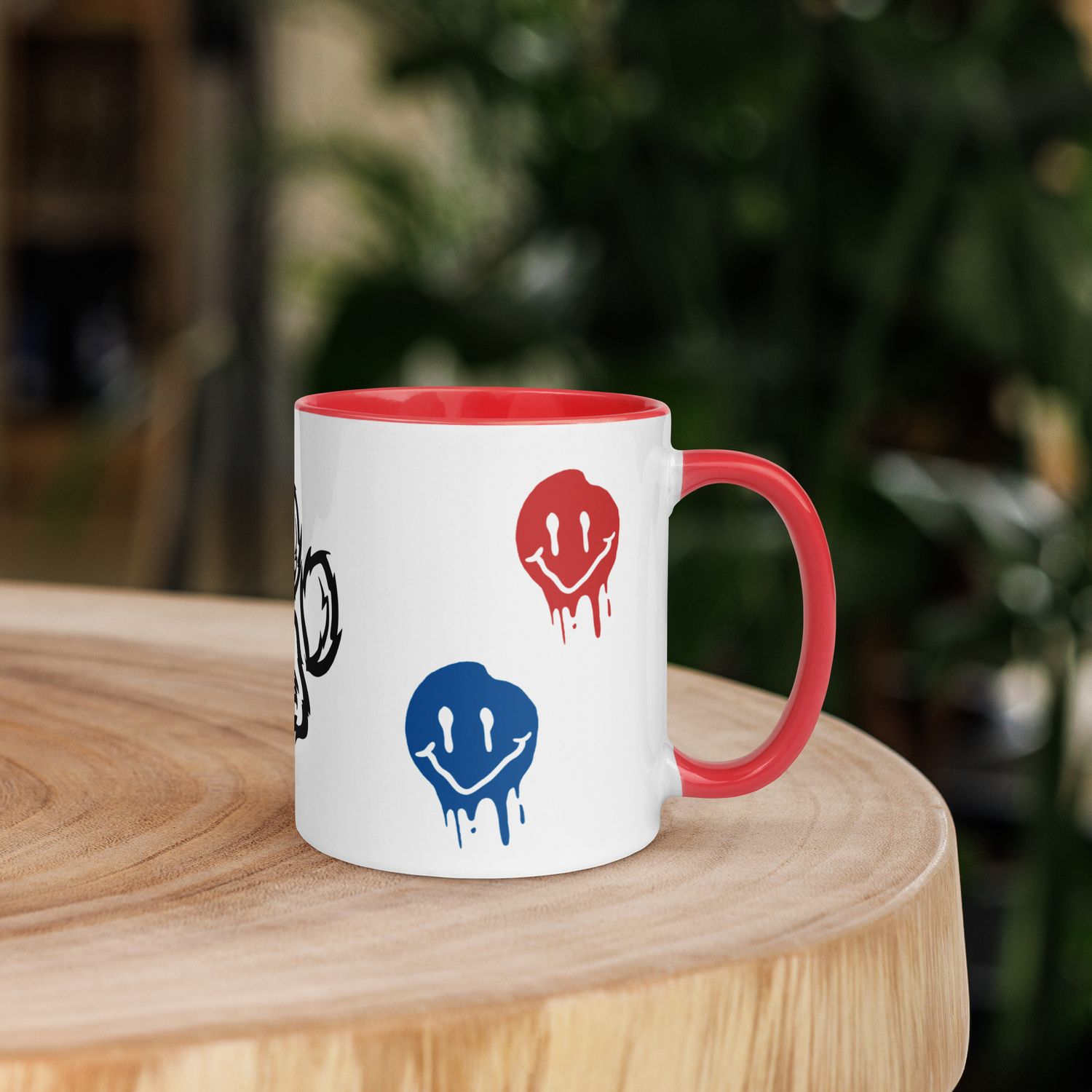 Tasse mit farbiger Innenseite