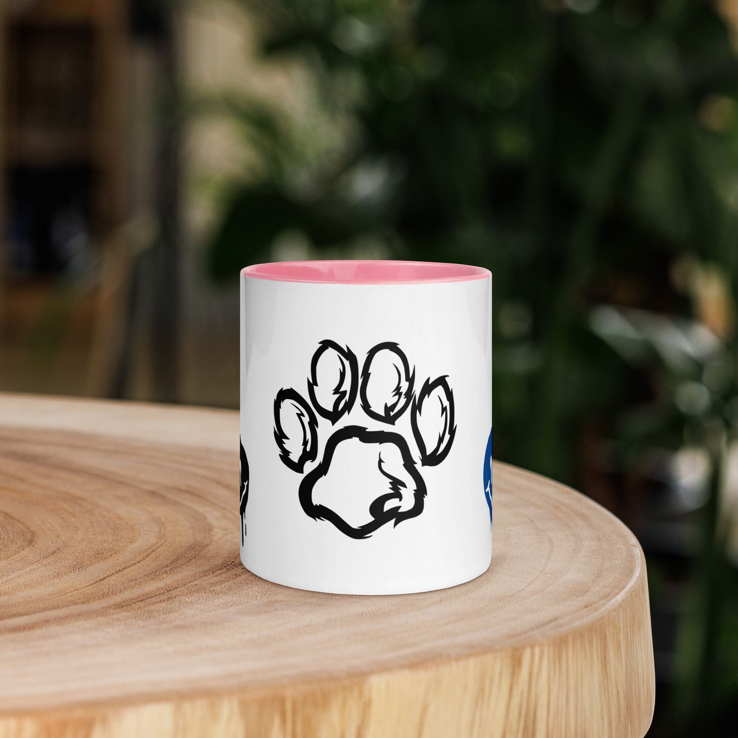 Tasse mit farbiger Innenseite