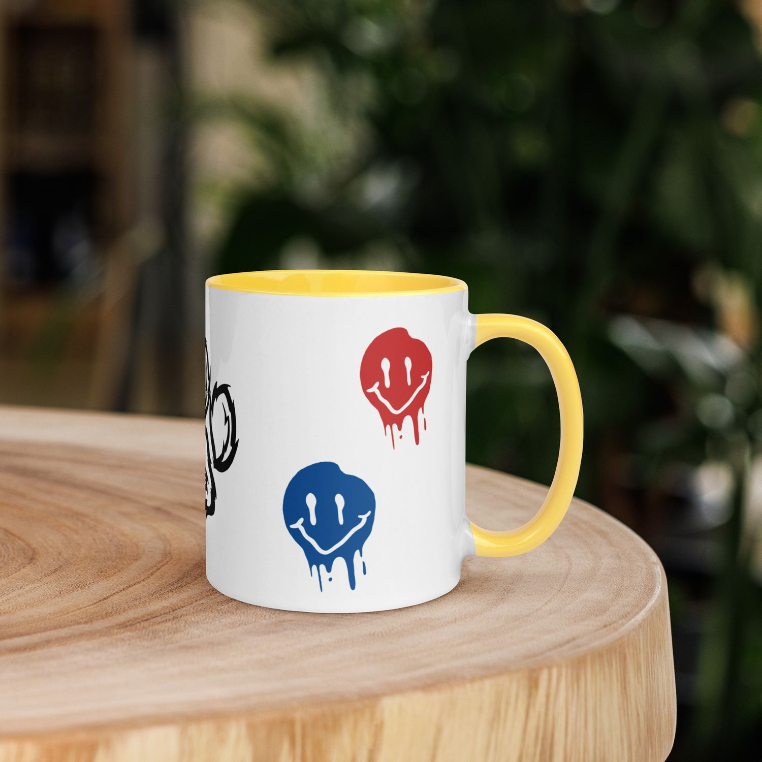 Tasse mit farbiger Innenseite