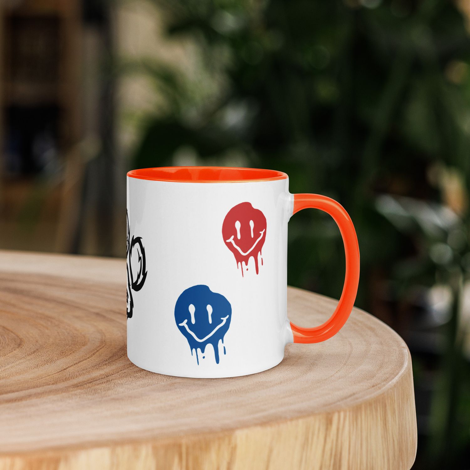 Tasse mit farbiger Innenseite