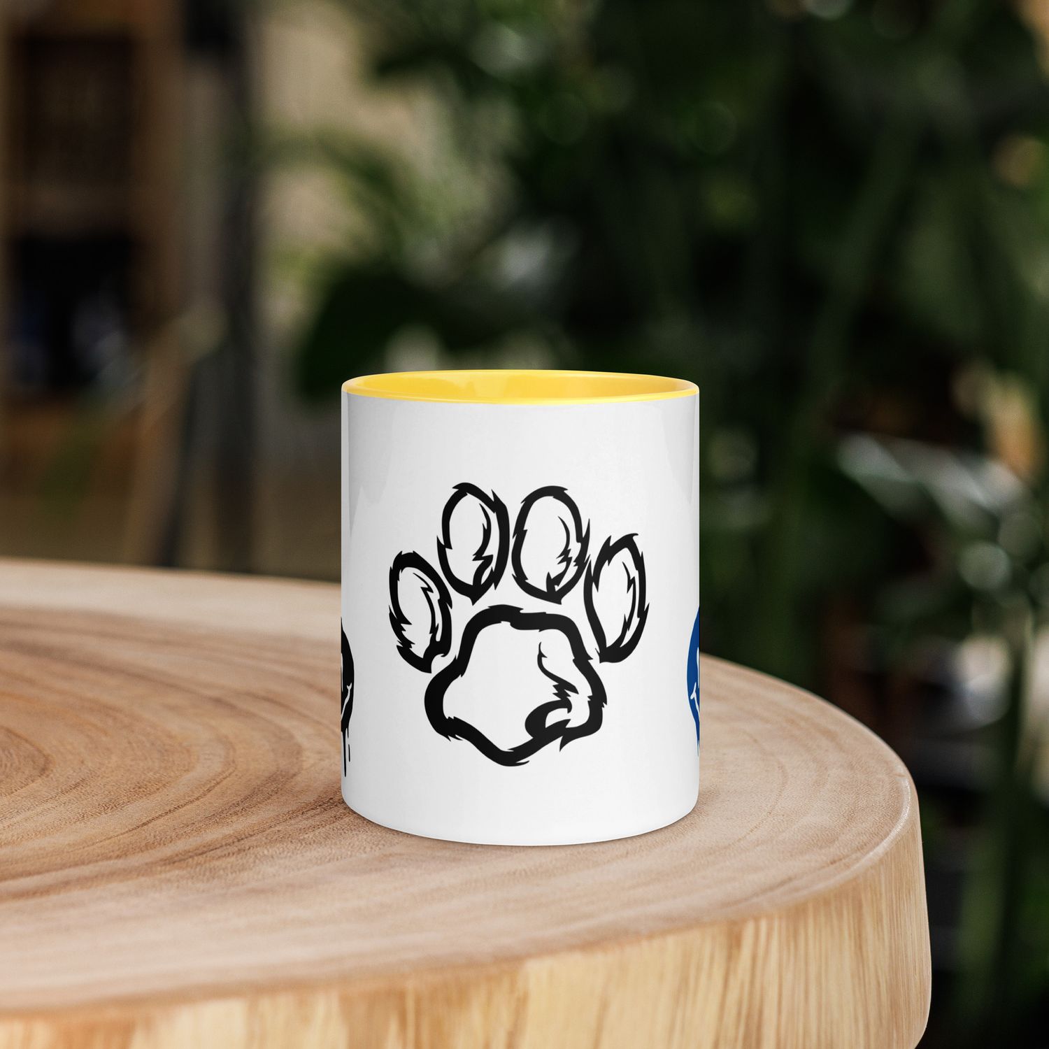 Tasse mit farbiger Innenseite