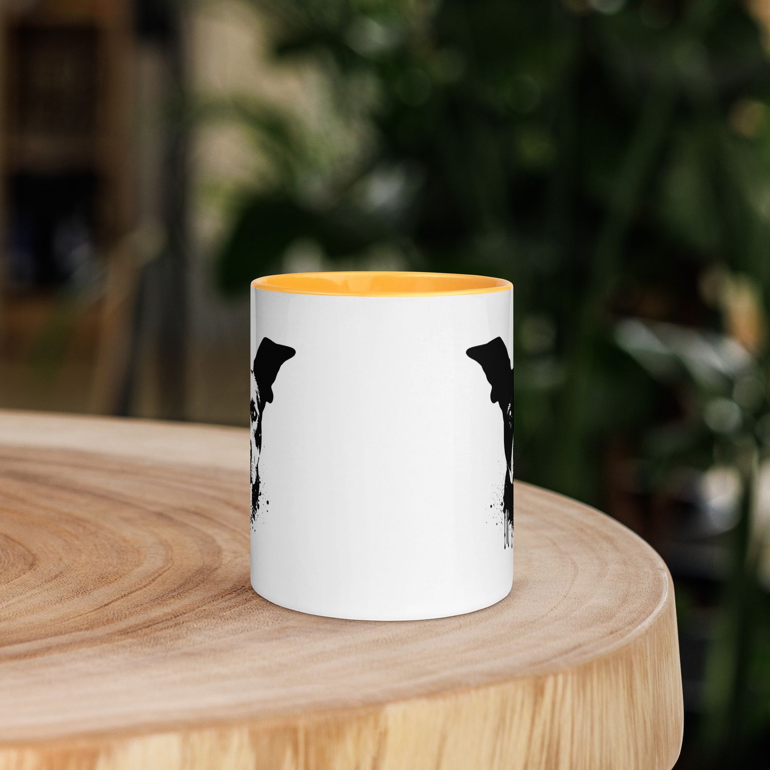 Tasse mit farbiger Innenseite