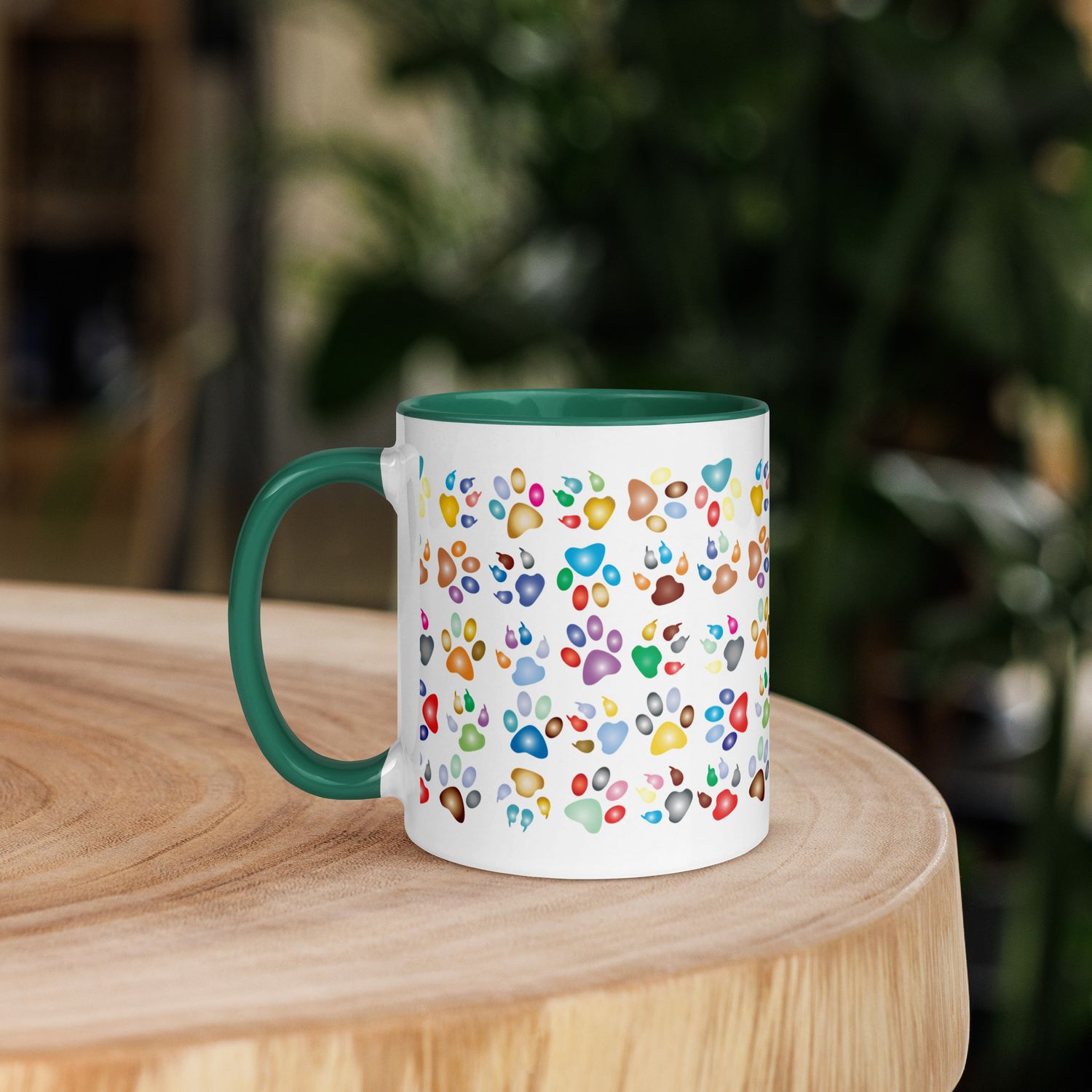 Tasse mit farbiger Innenseite
