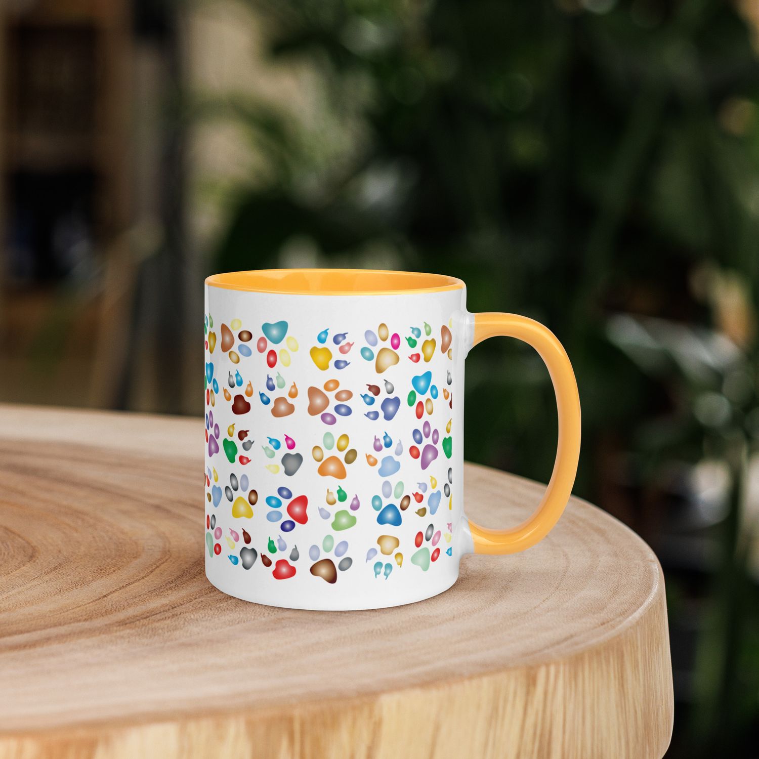 Tasse mit farbiger Innenseite