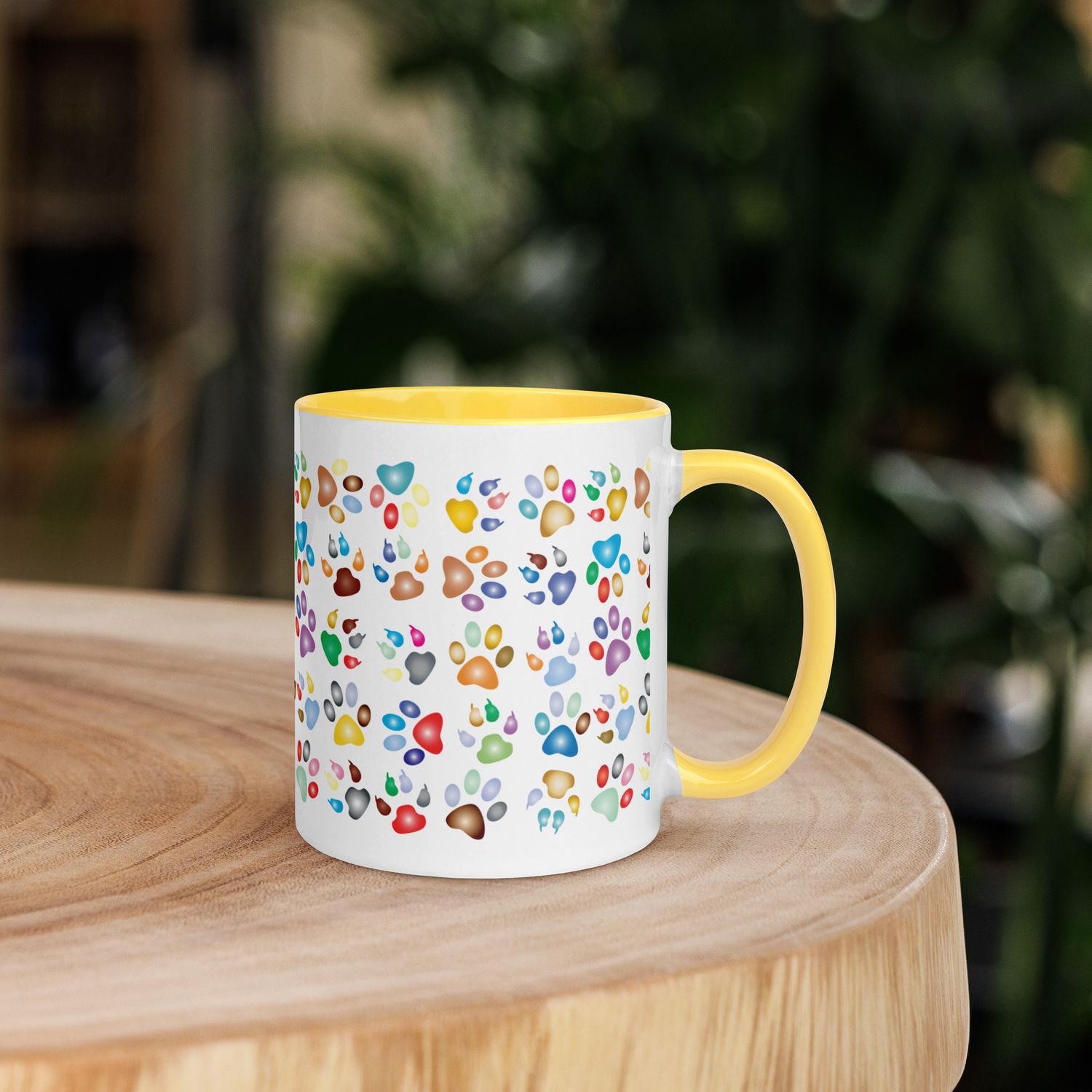 Tasse mit farbiger Innenseite