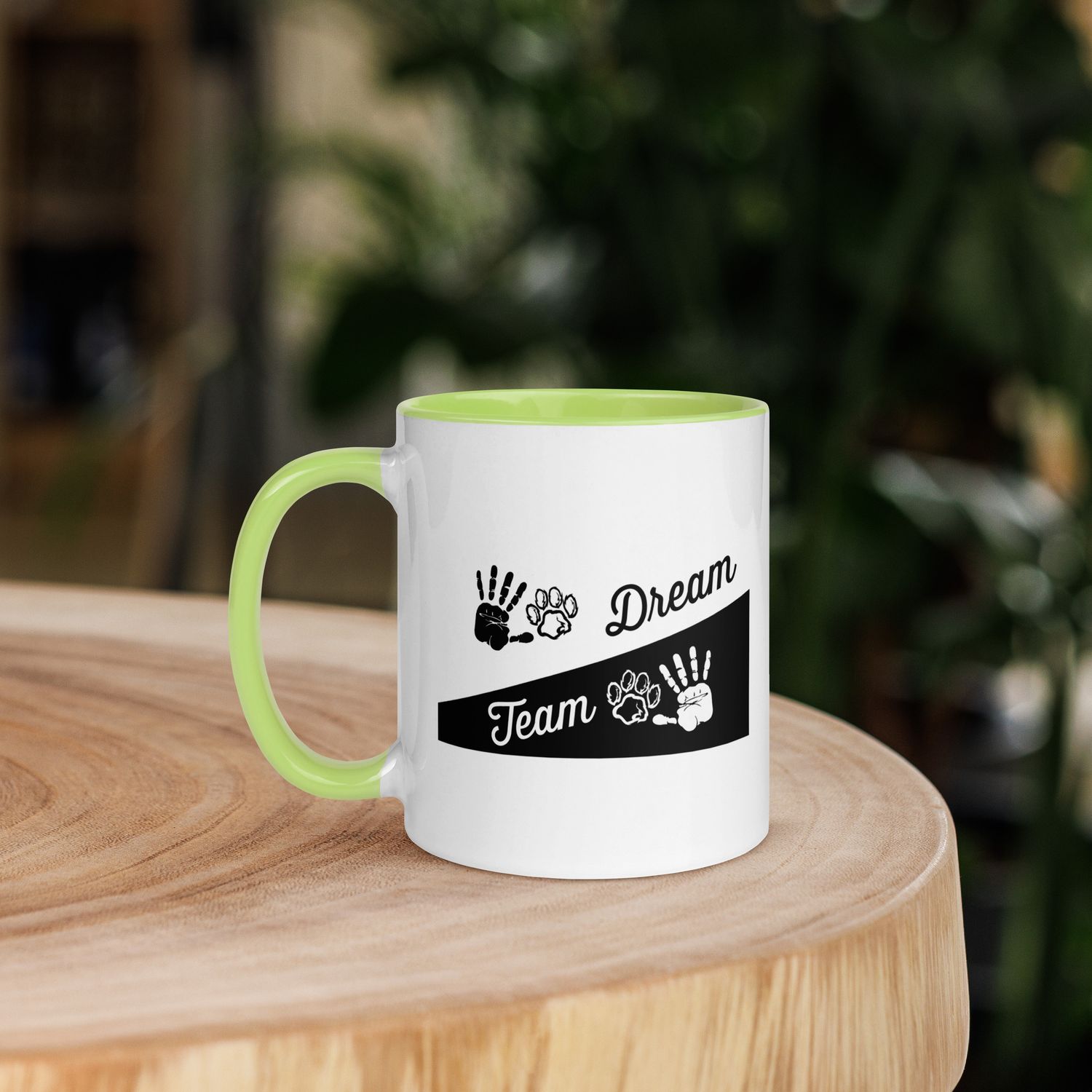 Tasse mit farbiger Innenseite