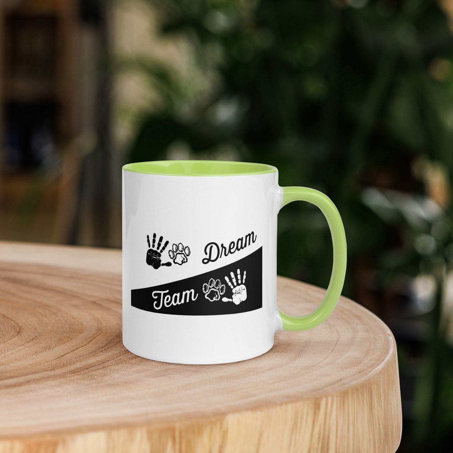 Tasse mit farbiger Innenseite