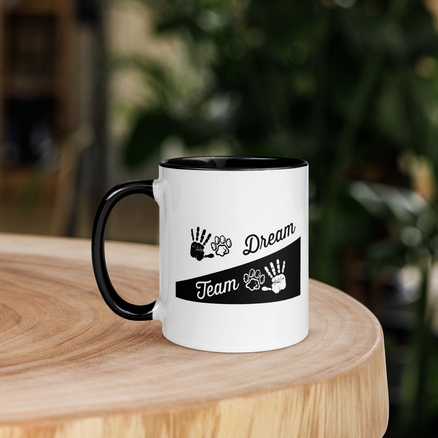 Tasse mit farbiger Innenseite