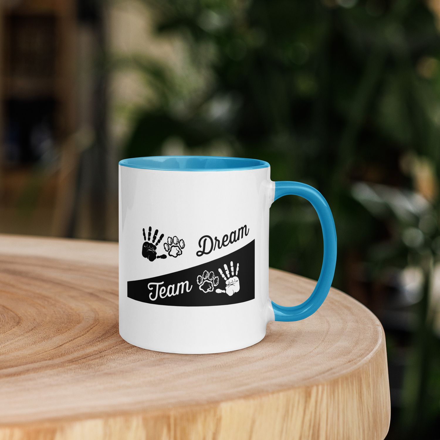 Tasse mit farbiger Innenseite
