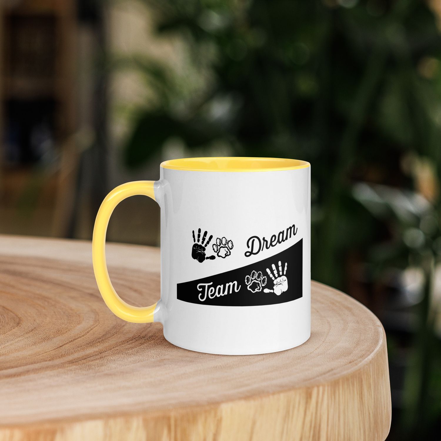Tasse mit farbiger Innenseite