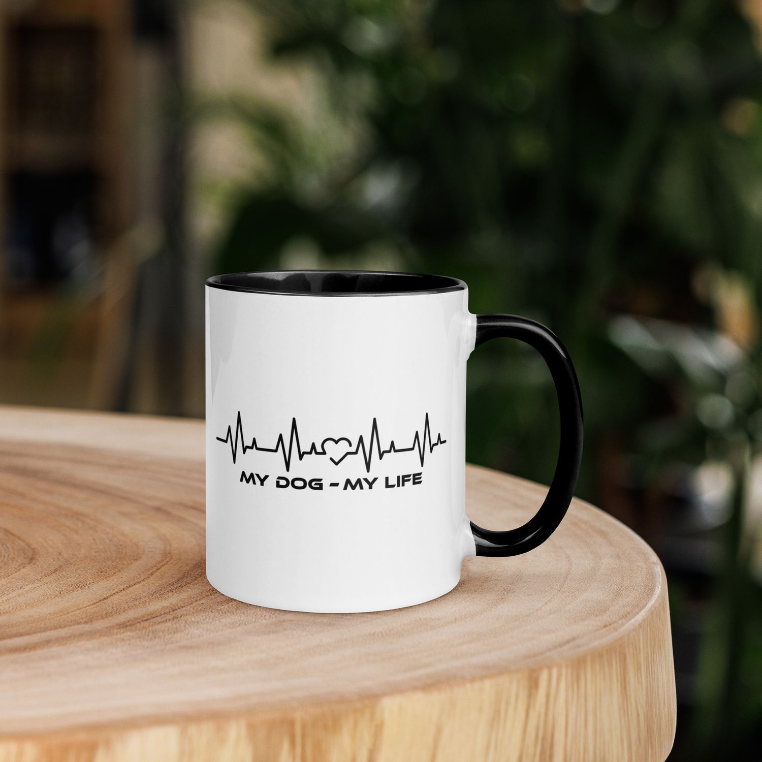 Tasse mit farbiger Innenseite