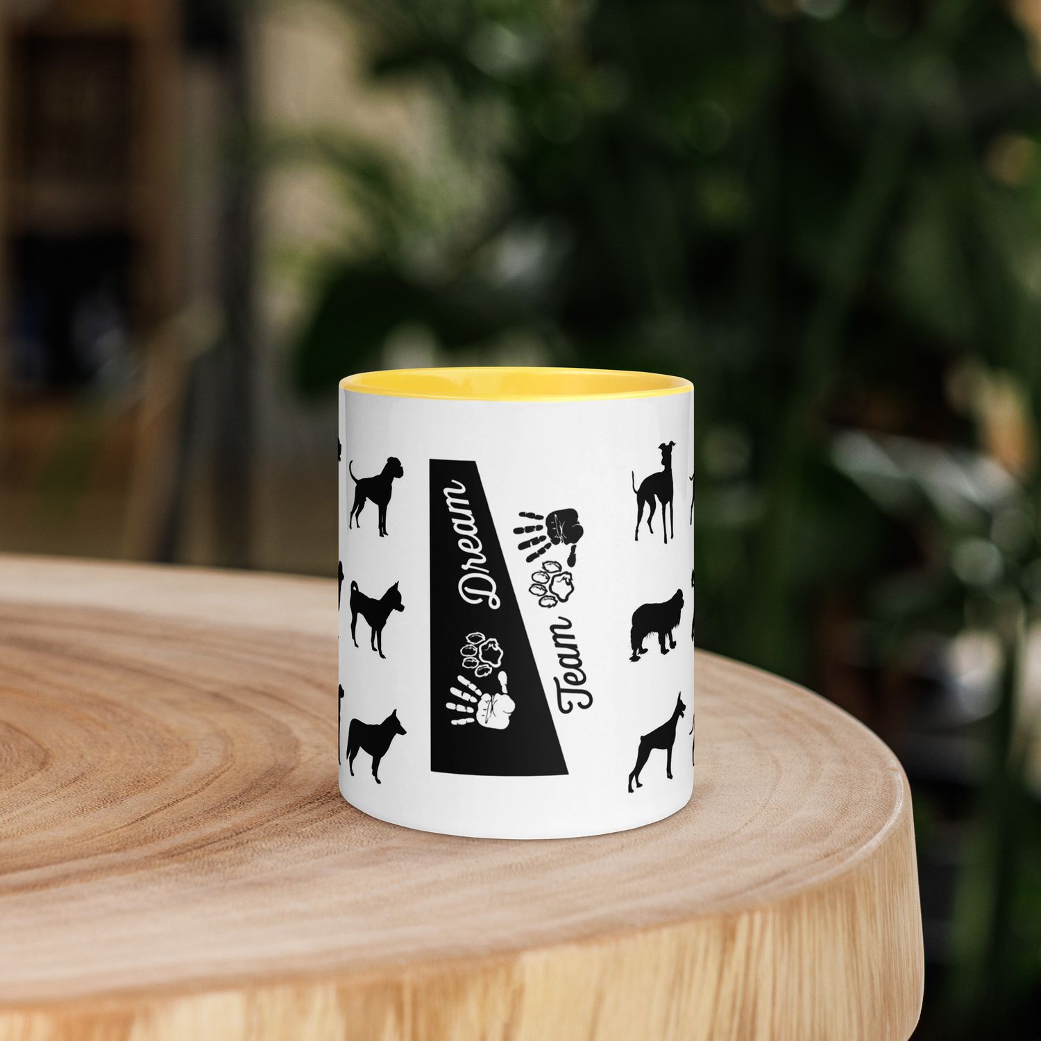 Tasse mit farbiger Innenseite
