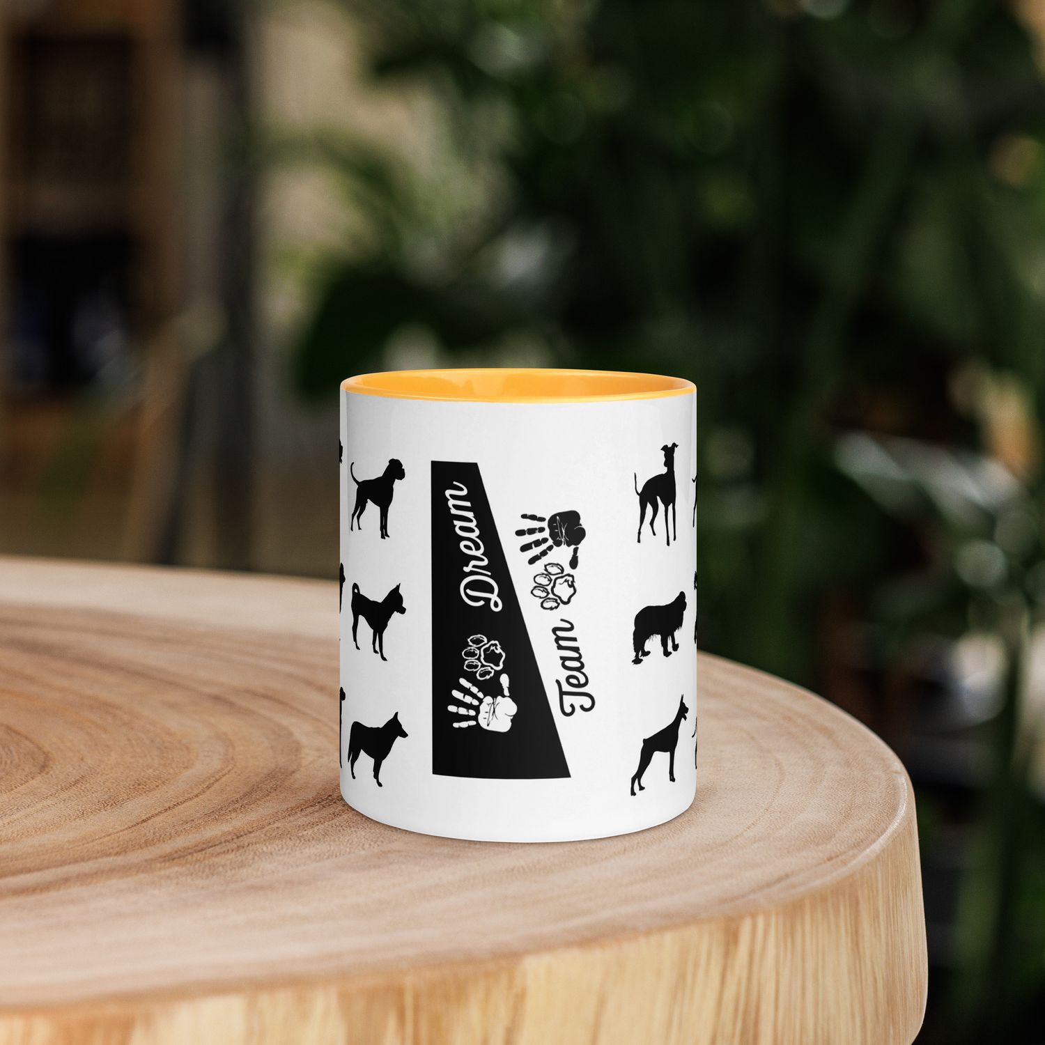 Tasse mit farbiger Innenseite