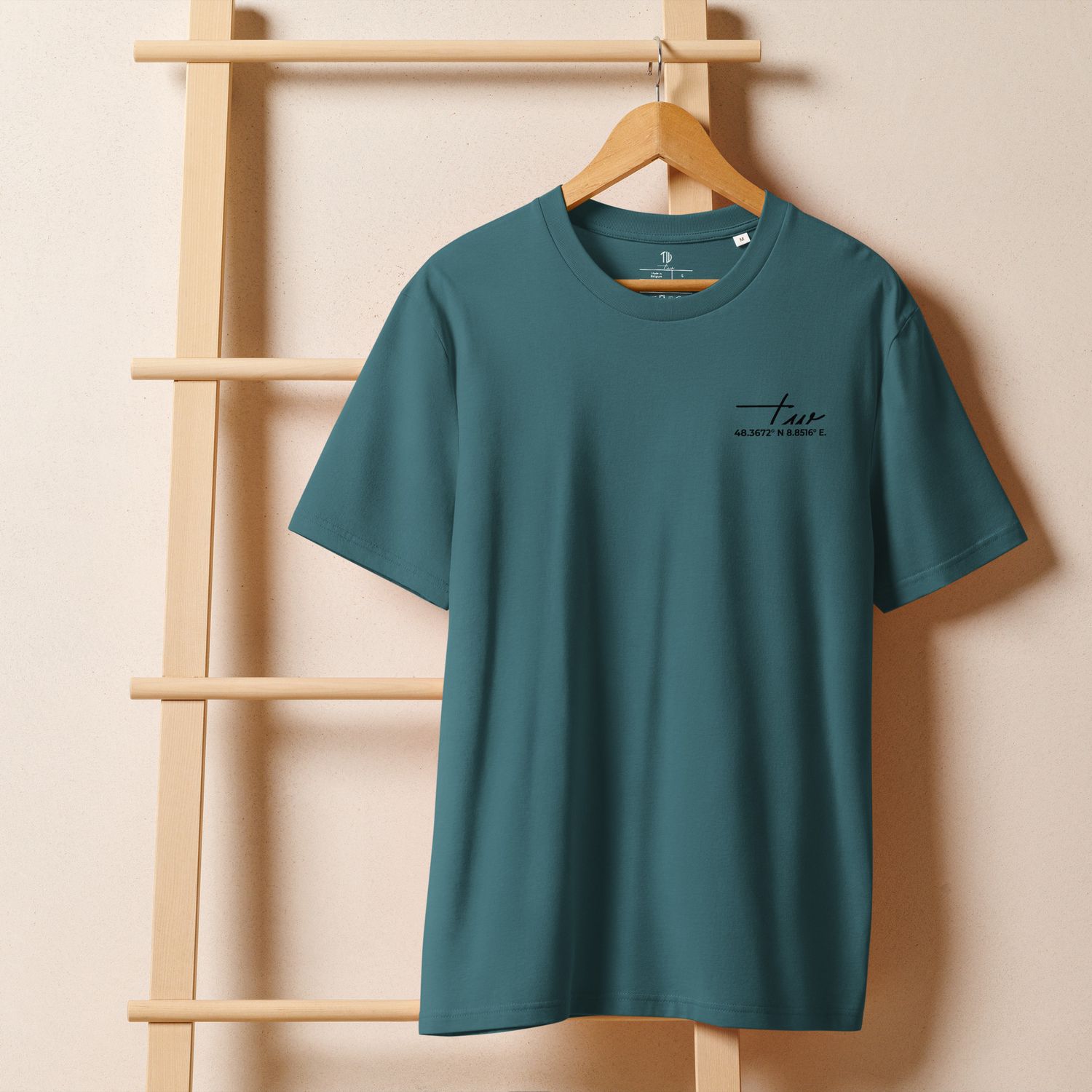 THE WUFF® Pure Vibes X Unisex Bio-T-Shirt mit Rippkragen