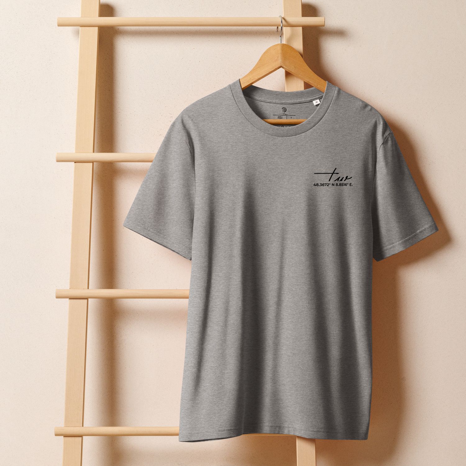 THE WUFF® Pure Vibes X Unisex Bio-T-Shirt mit Rippkragen
