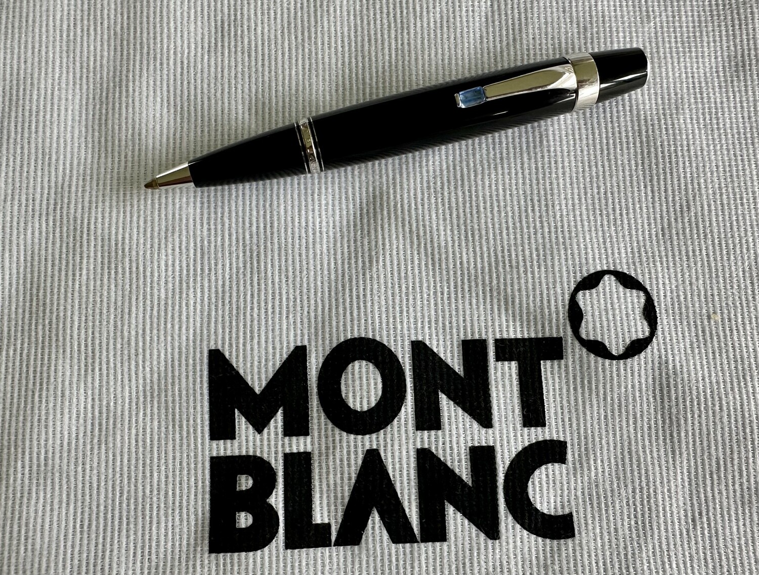 Montblanc - Stylo bille édition spéciale bohème bleu