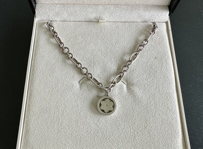 Montblanc collier argent et petit diamant