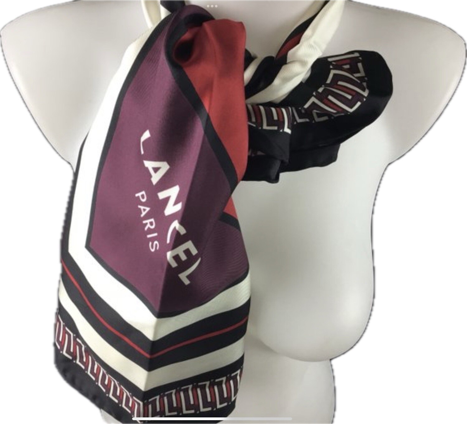 Lancel écharpe en soie  88x87