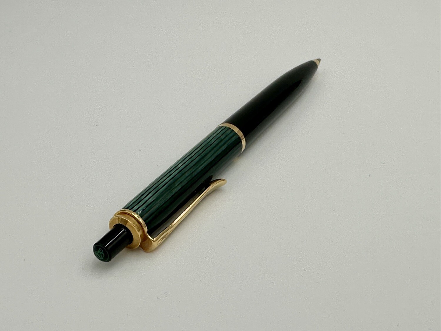 Pelikan stylo bille K400 vert et noir