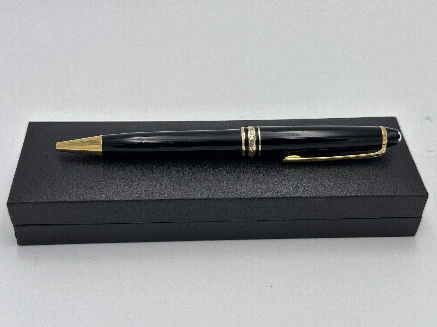 Montblanc Meisterstuck classique doré stylo bille