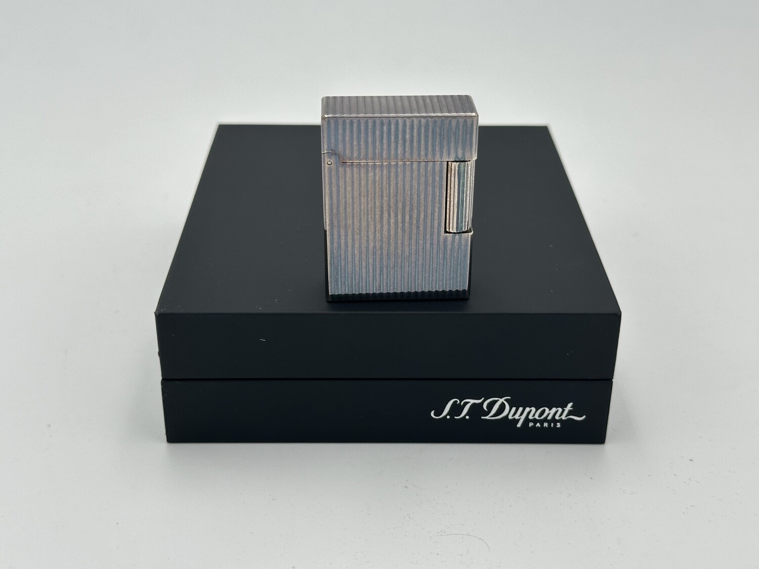ST Dupont briquet ligne 1 motif vertical