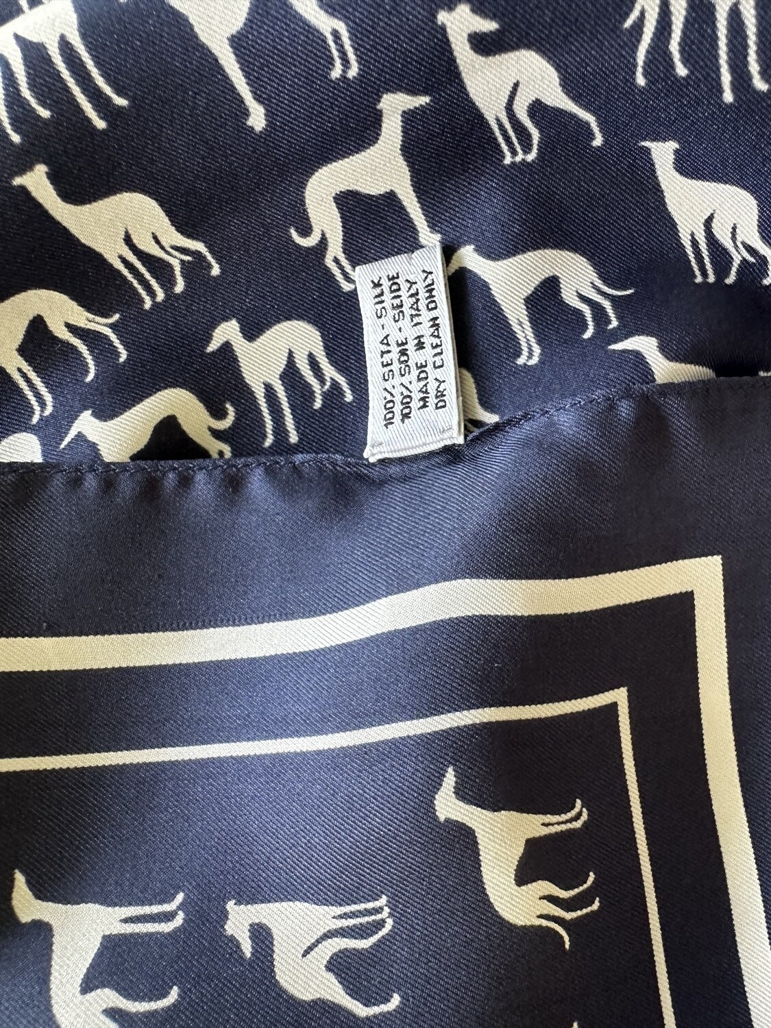 Trussardi gavroche en twill de soie et coton 58x59