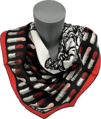 Prada carré de soie 60x60
