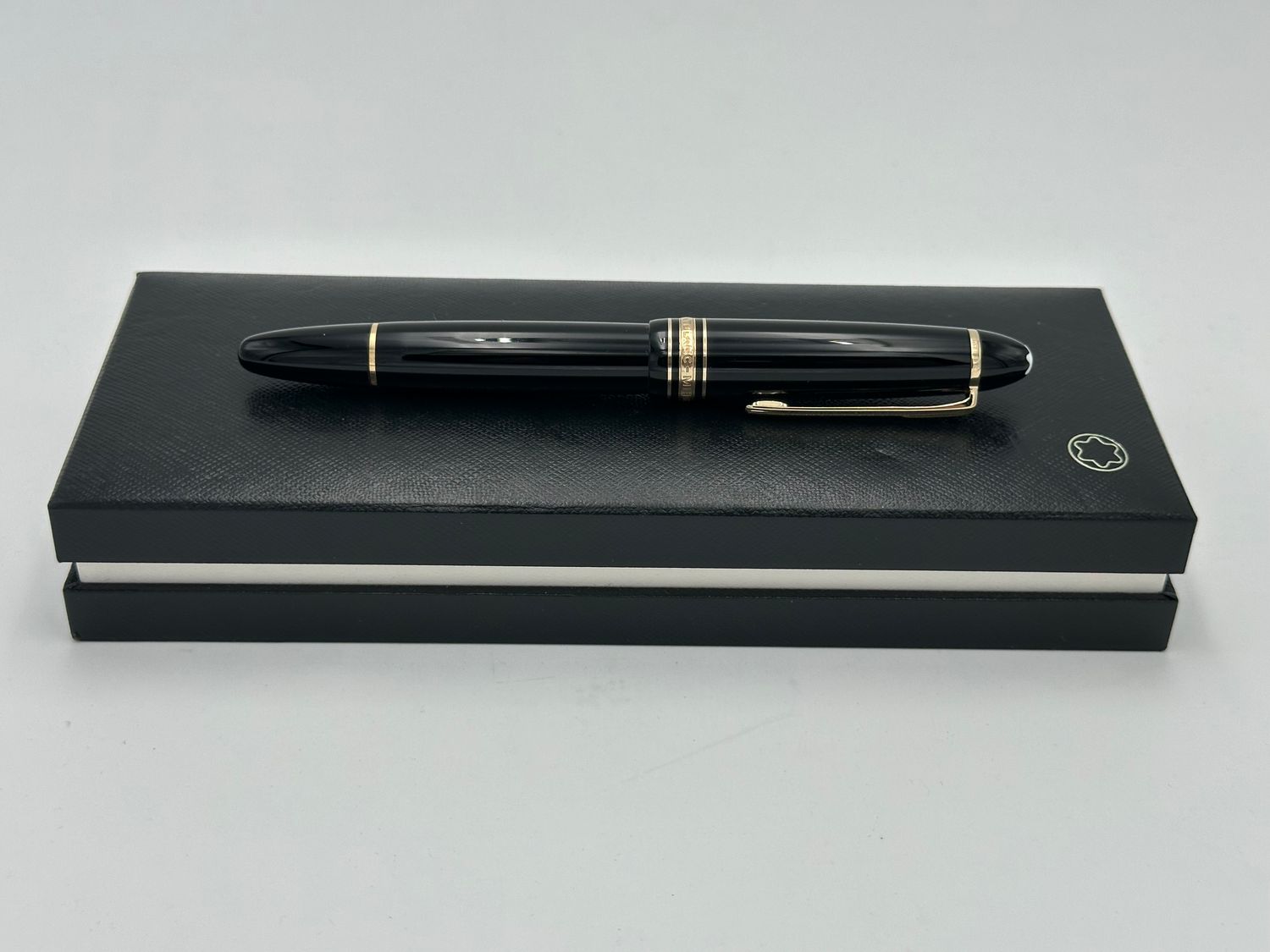 Montblanc Meisterstück 146 stylo plume à piston
