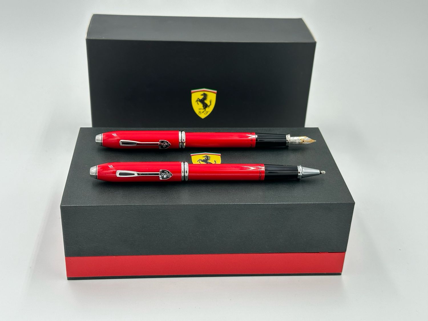 Coffret "Ferrari" Cross Townsend - Stylo plume or 18k+ Roller