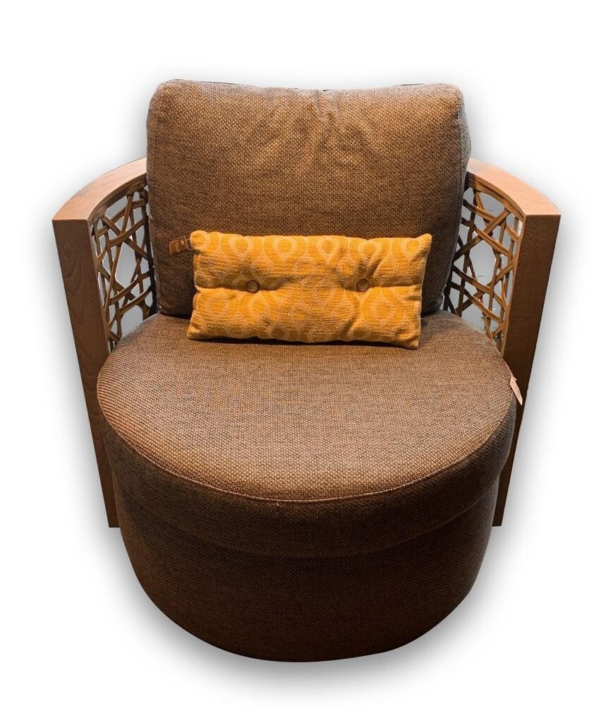 Maja Arm Chair