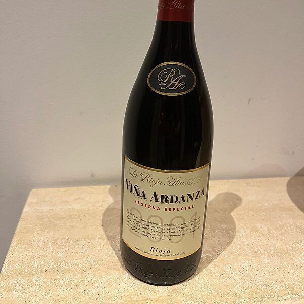 Viña Ardanza Reserva Especial  2001