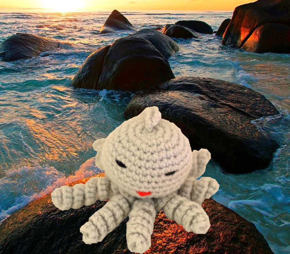 Llavero pulpo gris crochet artesanía