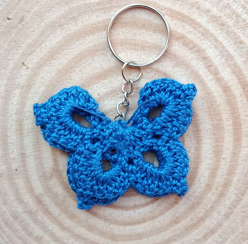 Llavero mariposa azul marino artesanía