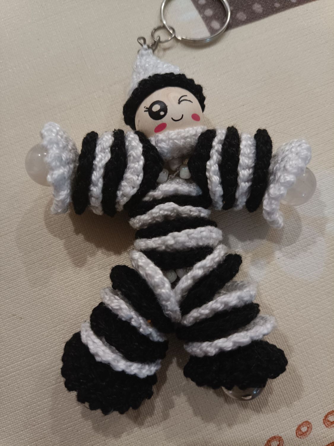 Llavero payaso arlequín hecho a mano