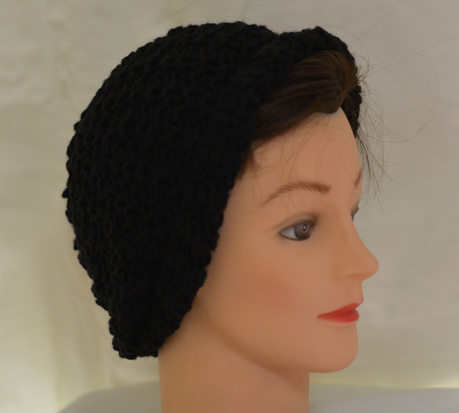 Gorro negro hecho a mano