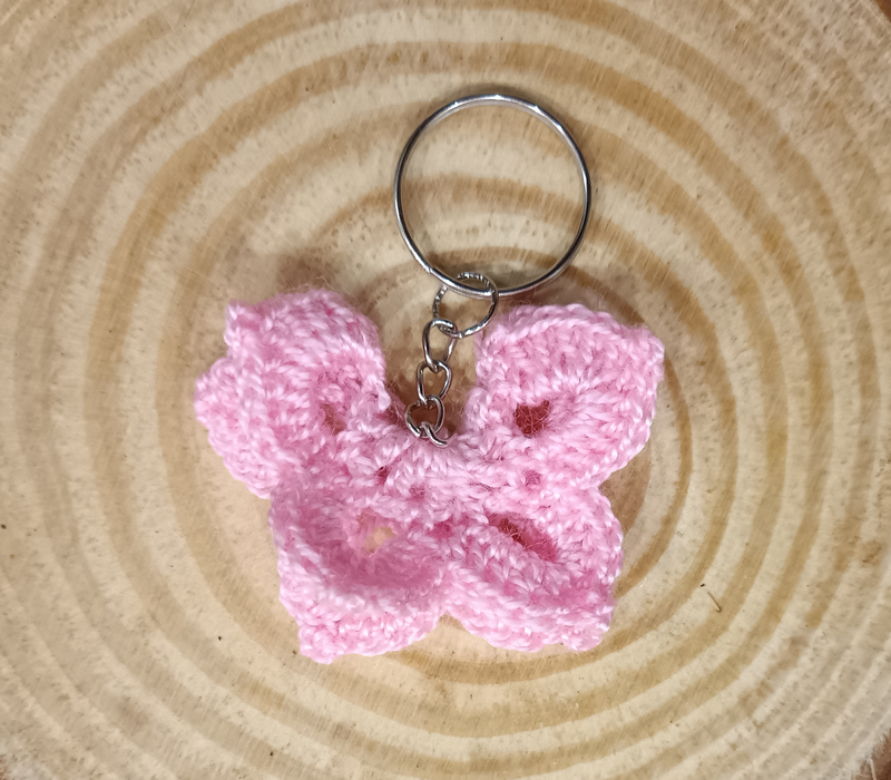 Llavero mariposa rosa fuerte hecho a mano