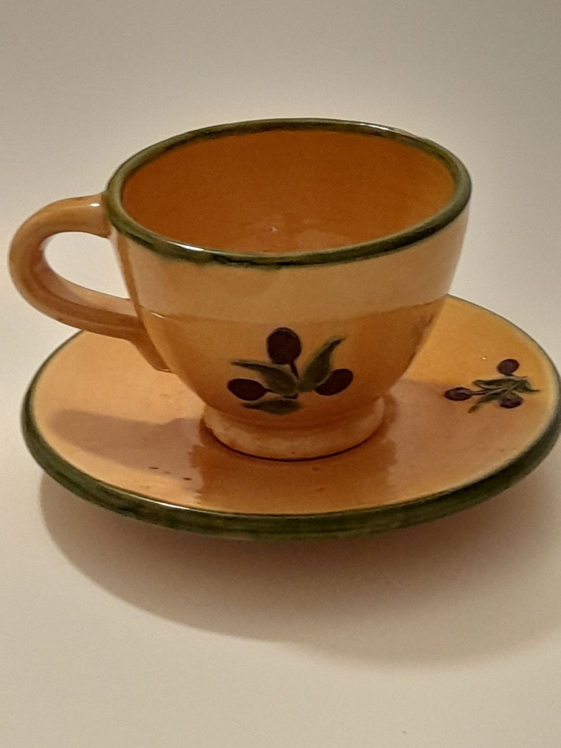 Taza desayuno con plato, decorado aceitunas Alfarería Provenzal