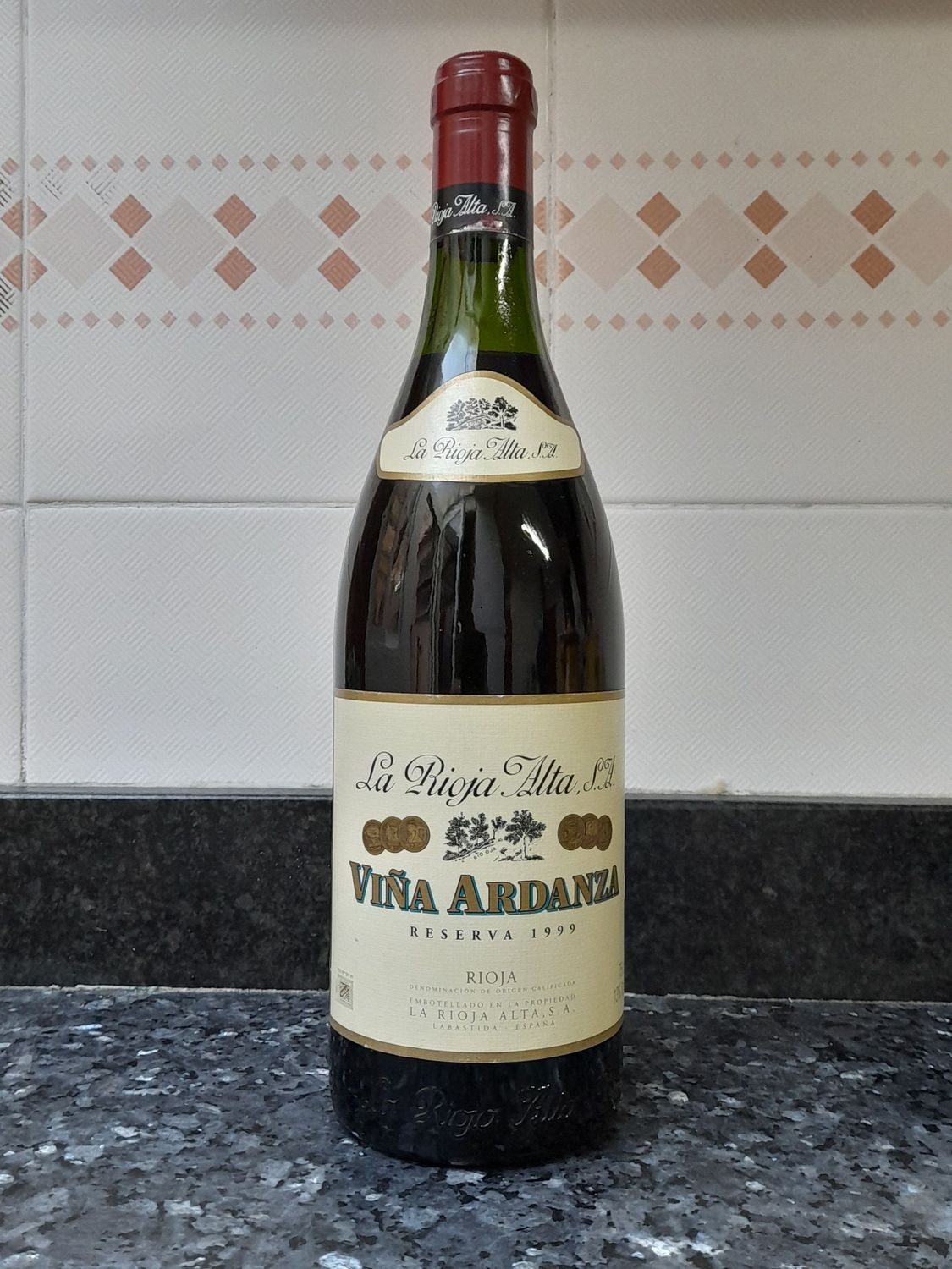 Viña Ardanza Reserva 1999  Vino de Colección