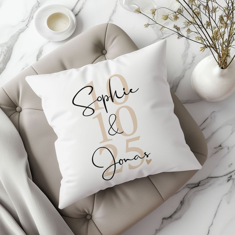 Personalisierbares Kissen mit Namen und Hochzeitsdatum