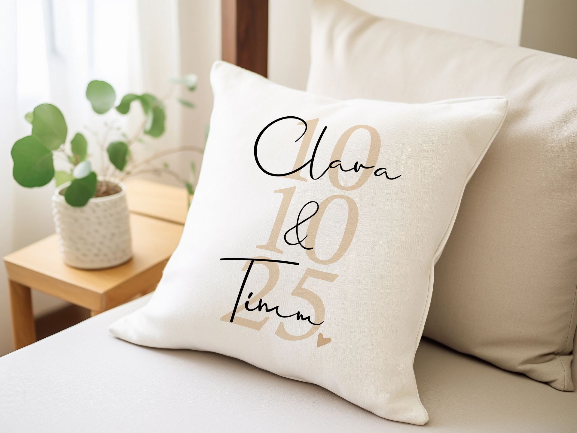 Personalisierbares Kissen mit Namen und Hochzeitsdatum