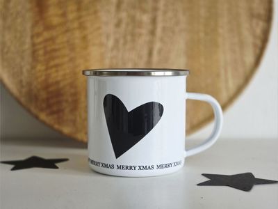 Personalisierbare Emaille Tassen mit Herz und Spruch Personalisierbare Emaille Tassen mit Herz und Spruch "merry xmas"