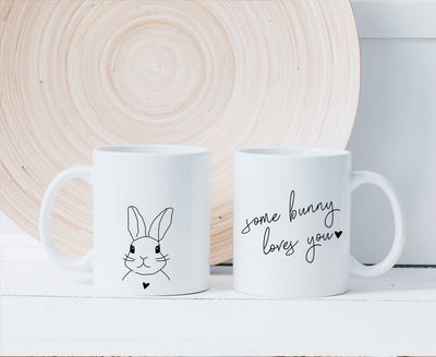 Handgefertigte Keramik Tasse "some bunny loves you"