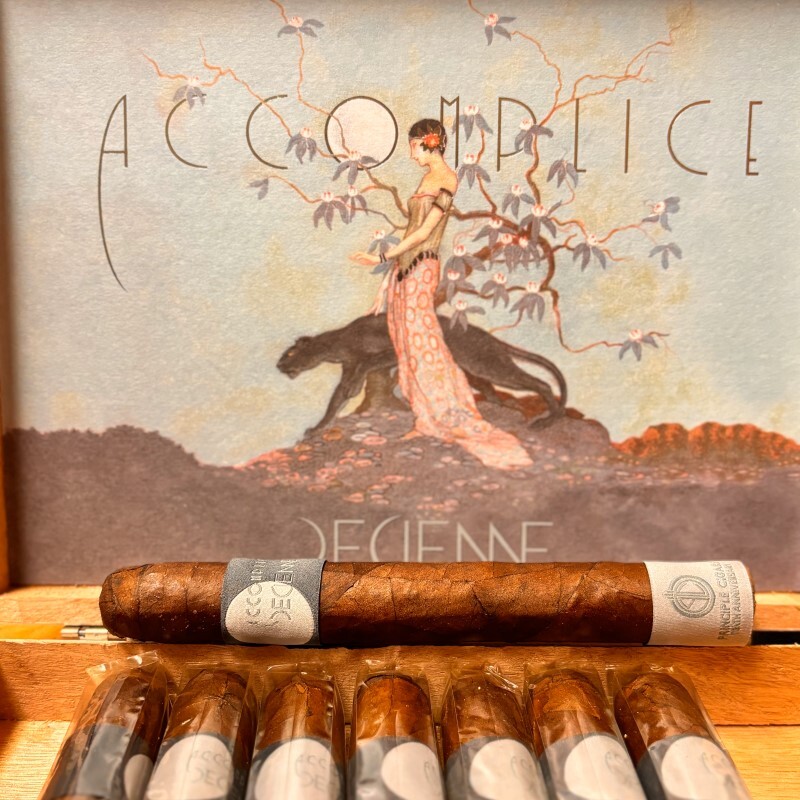 ACCOMPLICE 10TH ANNIVERSARY DECIENNE (6.5x 54)