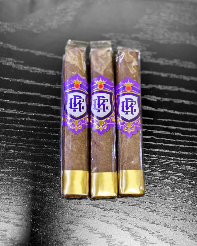 Royalty Robusto Cigar - Luxury Boutique Collection